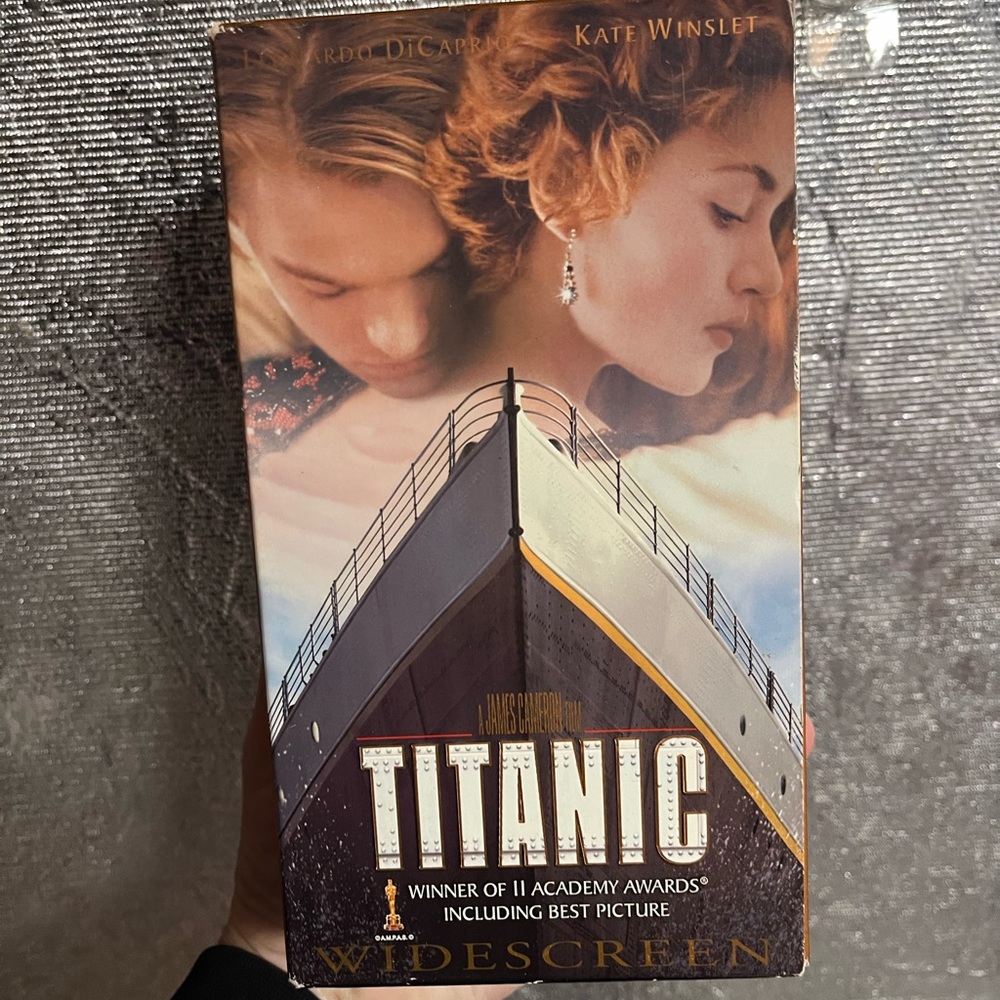 Titanic Widescreen Edition VHS